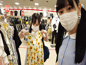 団地ふたりぼっち 妹らら 姉ちびとり パパとママがいない夜に…　サンプル画像04